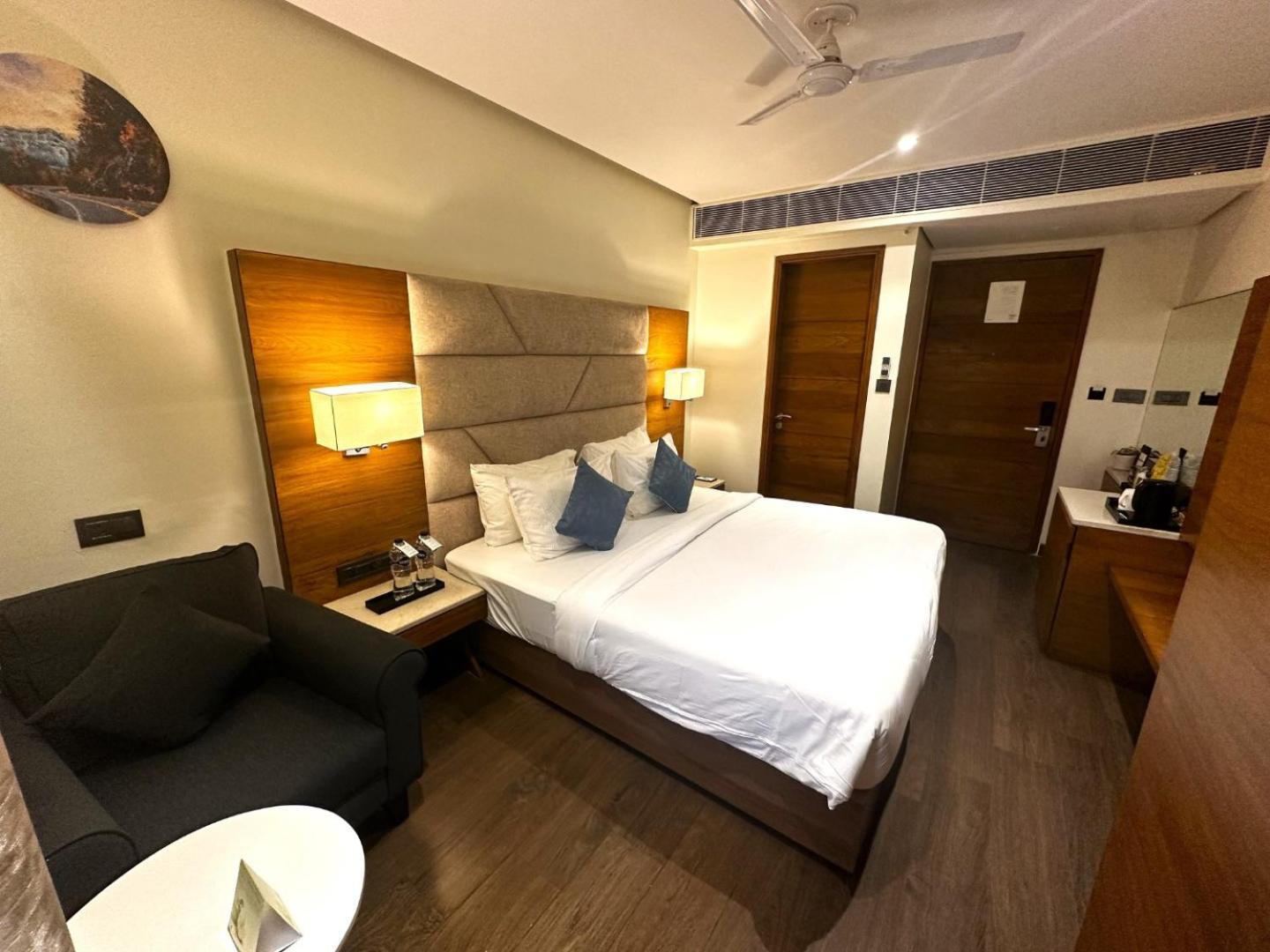 The Glory Suites Near Igi Airport Nové Dillí Exteriér fotografie